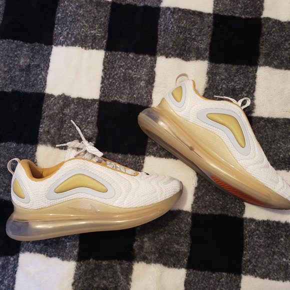 Nike AirMax 720. Sz 11 - Picture 10 of 11